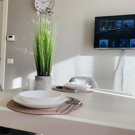 Appartamento Deny & Carol'S House - App. 33 Somma Lombardo Esterno foto