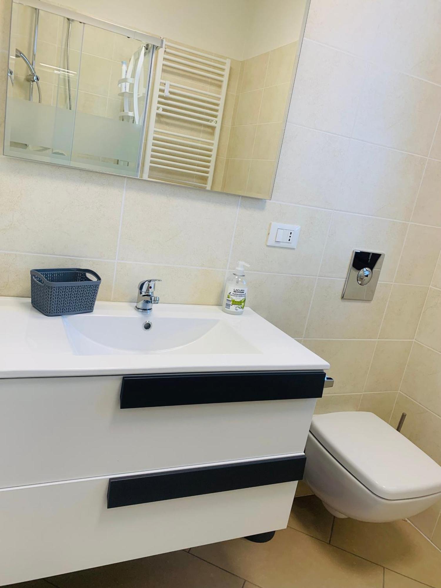 Appartamento Deny & Carol'S House - App. 33 Somma Lombardo Esterno foto